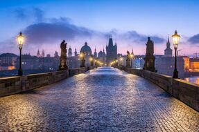 Фреска Карлов мост в Чехии на закате